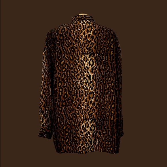 🐆Vintage Leopard Silk Top🐆 - Picture 3 of 6